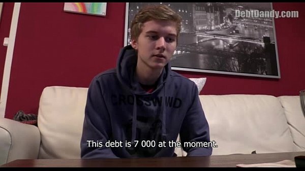 European gay boy does blowjob to pay the debt