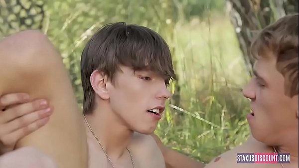 Two cute twinks having bareback anal